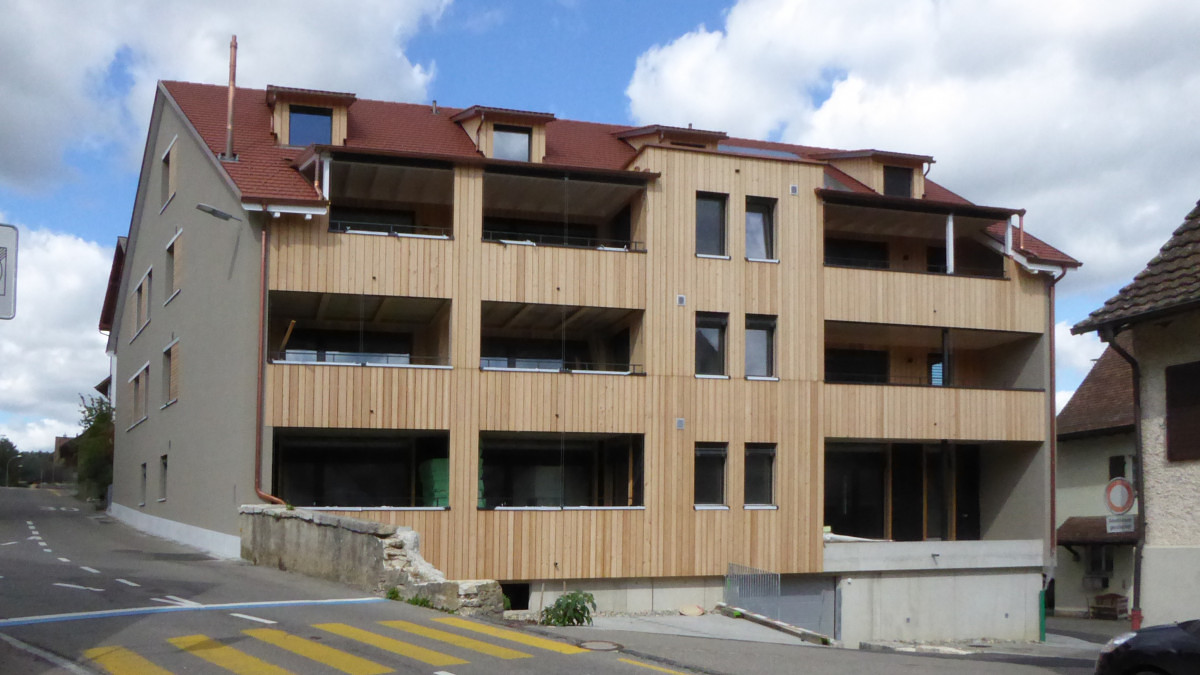 Abbruch und Wiederaufbau eines Mehrfamilienhauses in der Dorfzone in Thayngen